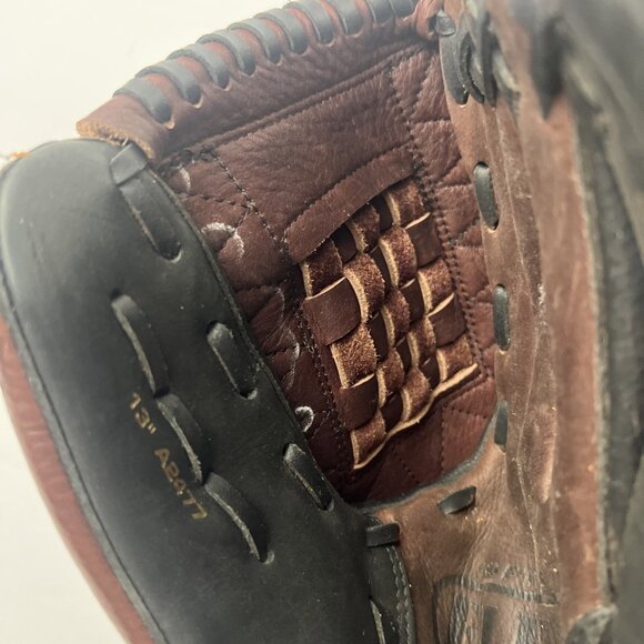 Wilson Elite Softball Glove 13'' A2477 Eco Leather Brown & Black RHT - Picture 4 of 6